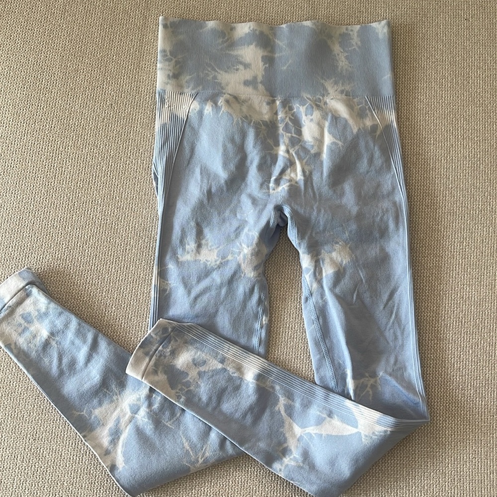 Stylish Blue Tie-Dye Women's Leggings - Picture 4 of 4